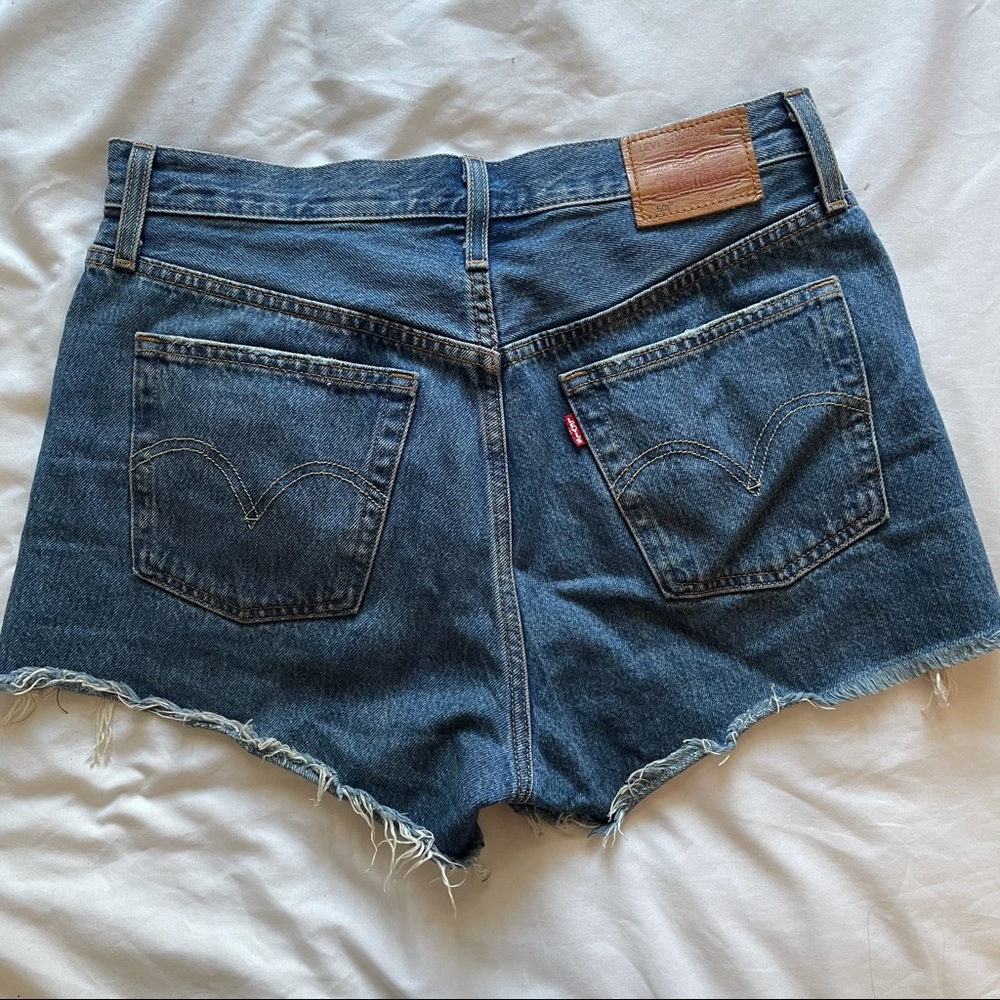 LEVI WEDGIE DENIM SHORTS